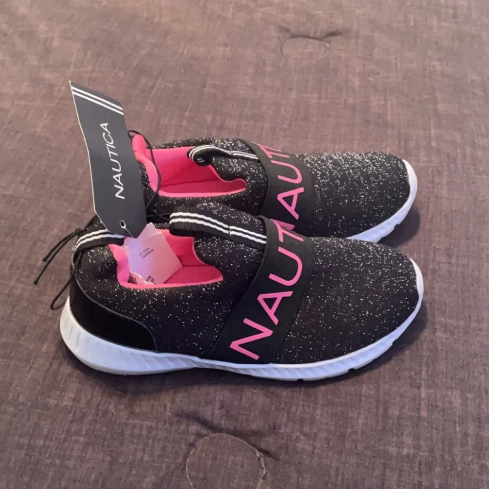 nautica girls shoes - Picture 2 of 3